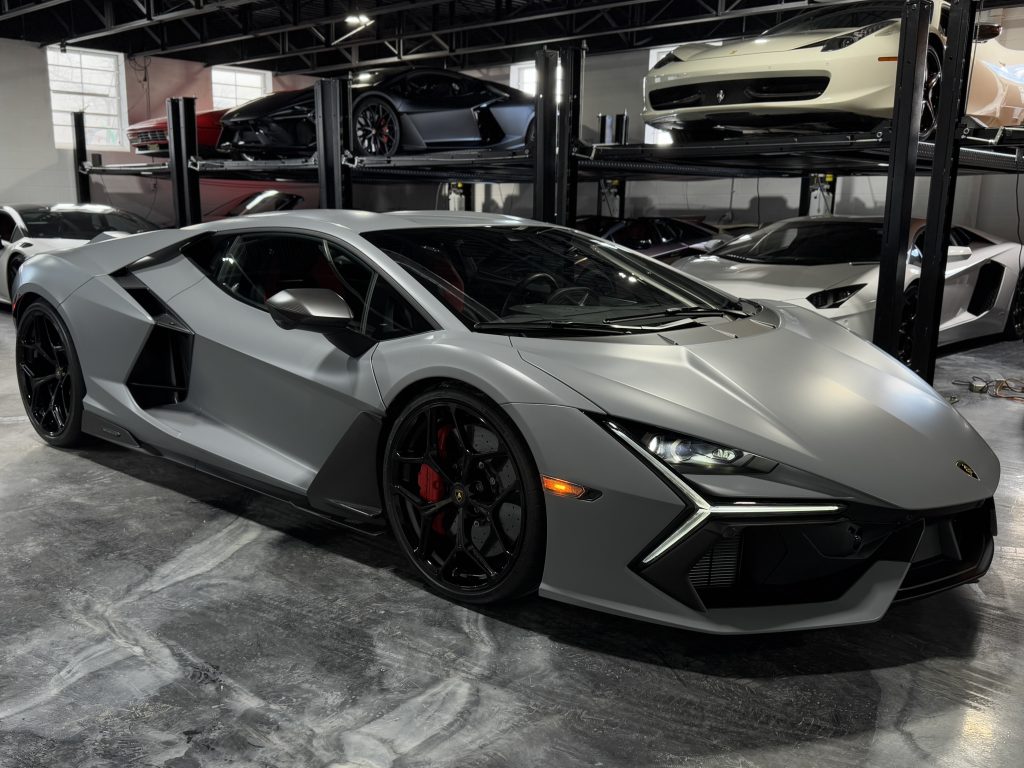 2024 Lamborghini Revuelto